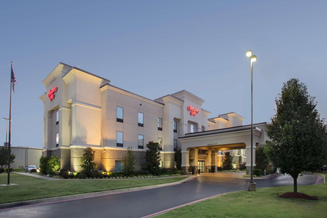 Hampton Inn Siloam Springs Exterior photo