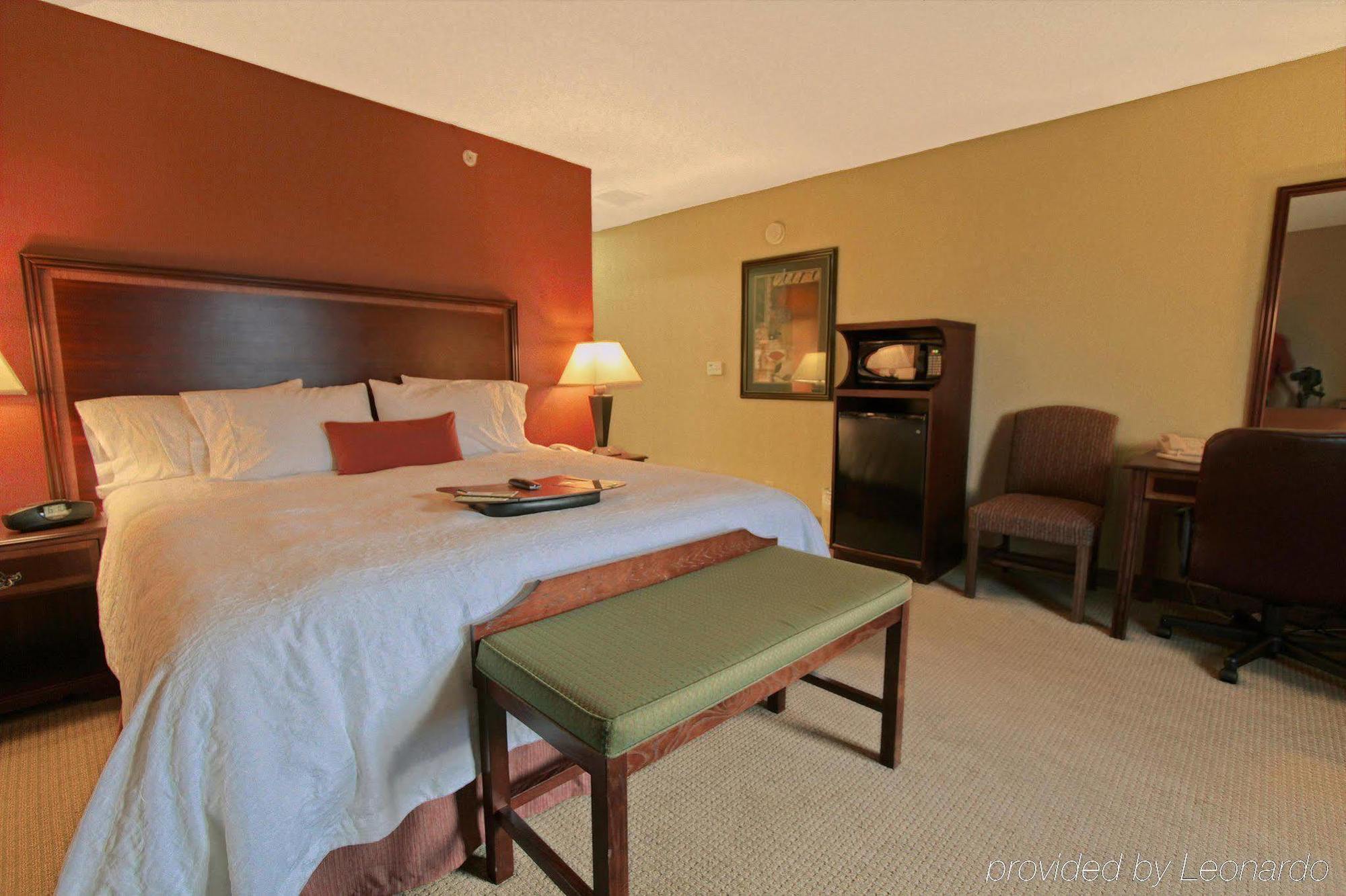 Hampton Inn Siloam Springs Room photo