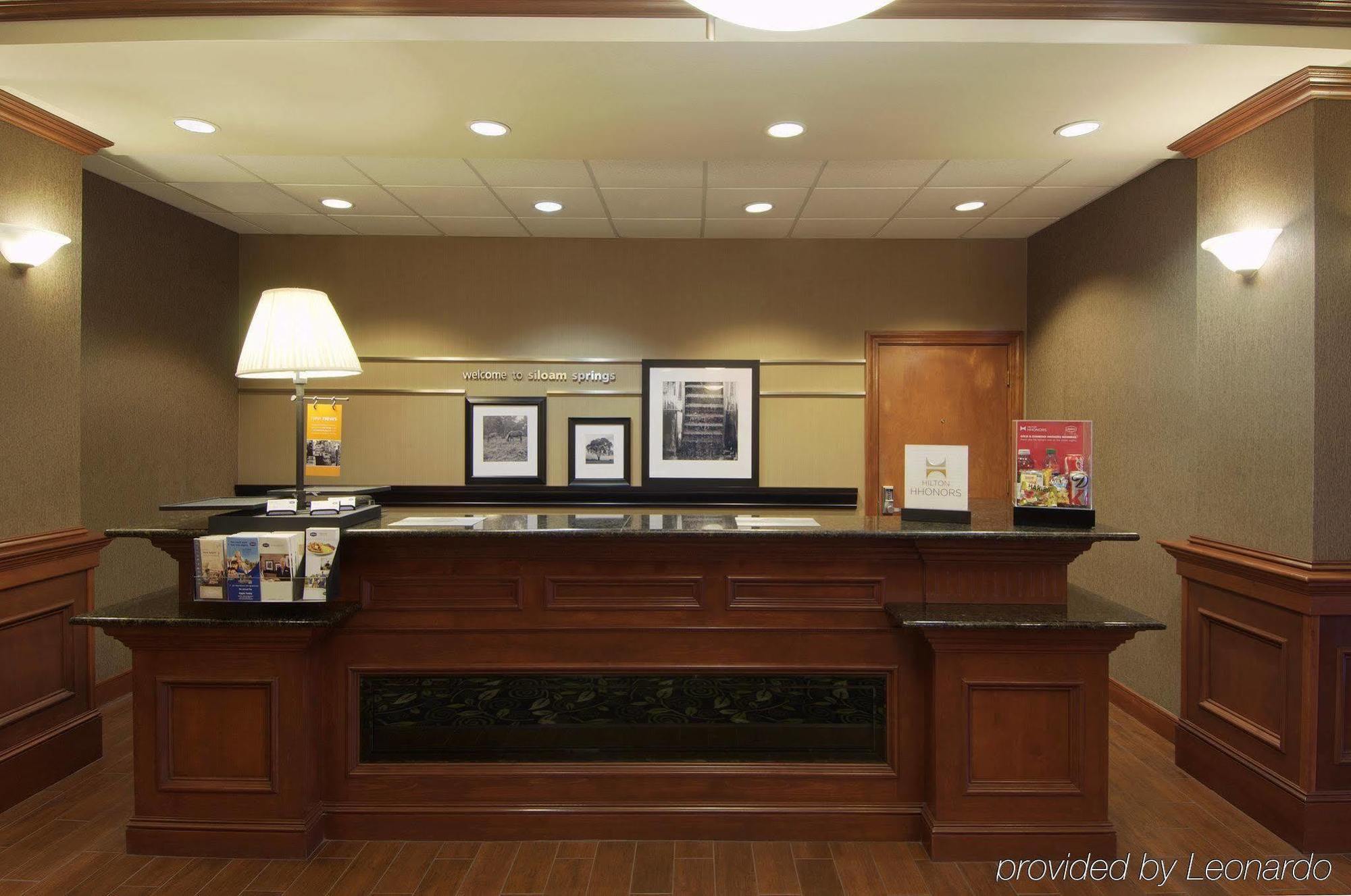 Hampton Inn Siloam Springs Exterior photo